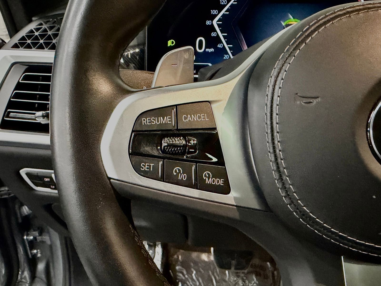 Used 2023 BMW X7 xDrive40i w/ M Sport Package image 28