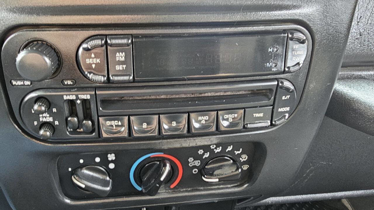 Used 2004 Jeep Wrangler SE image 10