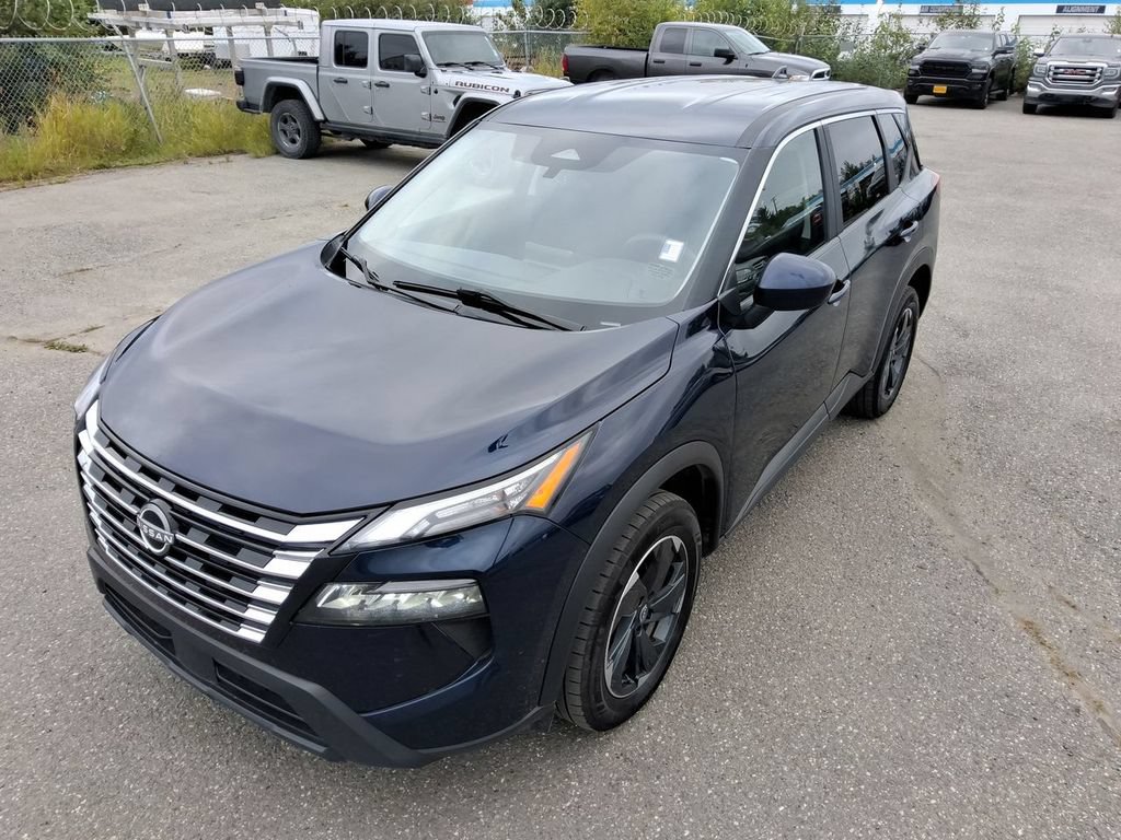 Used 2024 Nissan Rogue SV AWD/4WD image 1
