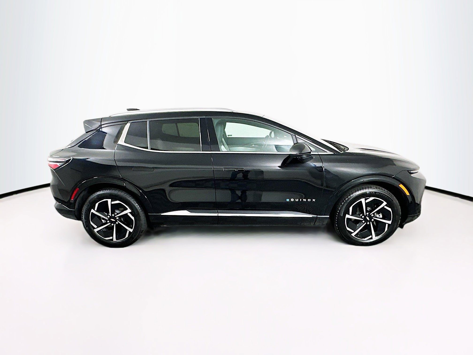 Used 2025 Chevrolet Equinox EV LT FWD image 10