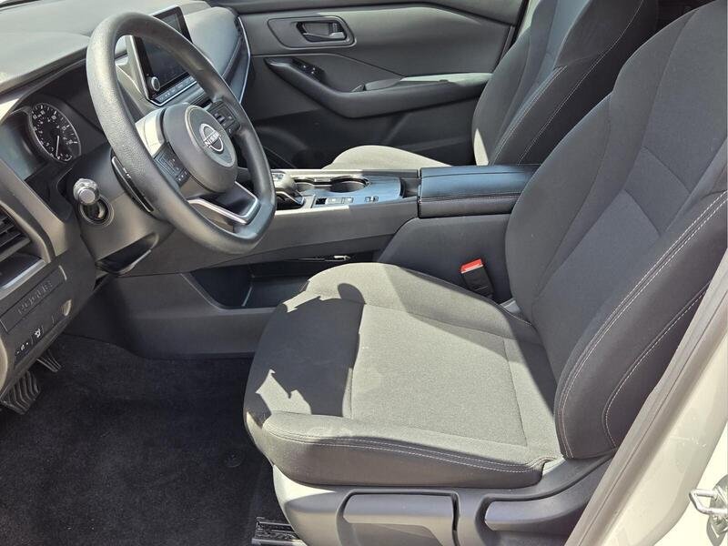 Used 2024 Nissan Rogue S FWD image 10