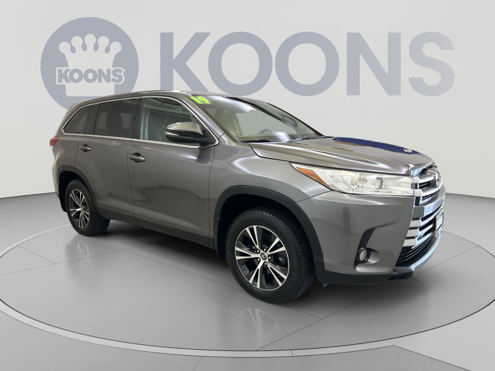 Used 2019 Toyota Highlander Plus AWD/4WD image 10