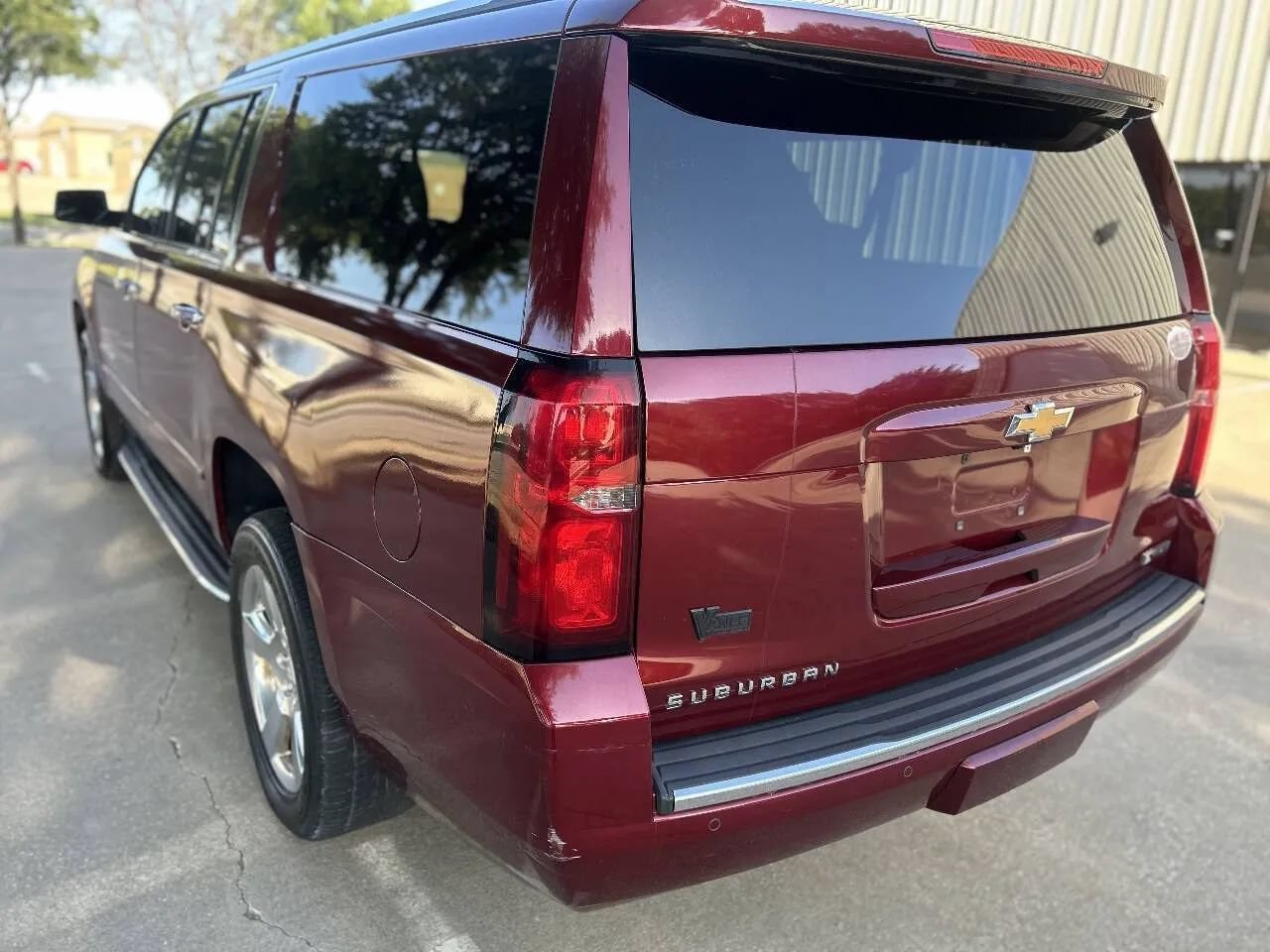 Used 2017 Chevrolet Suburban Premier RWD image 8
