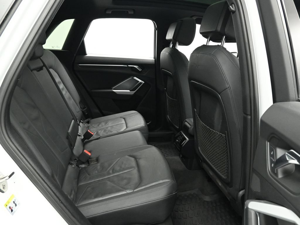 Used 2020 Audi Q3 2.0T Premium Plus w/ Premium Plus Package AWD/4WD image 21