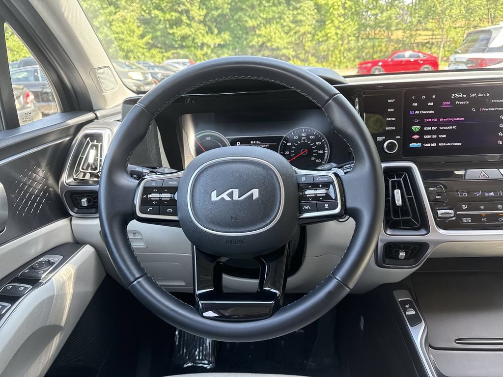 Used 2023 Kia Sorento EX AWD/4WD image 11