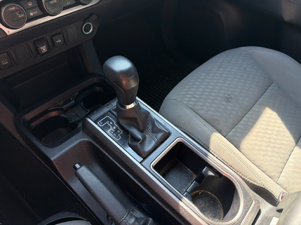 Used 2022 Toyota Tacoma SR5 w/ Technology Package RWD image 34