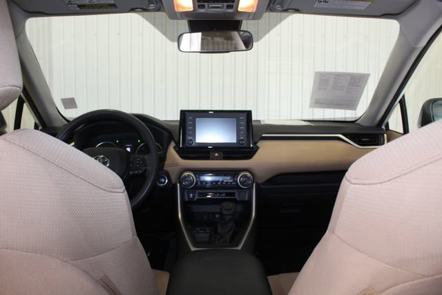 Used 2019 Toyota RAV4 XLE FWD image 19