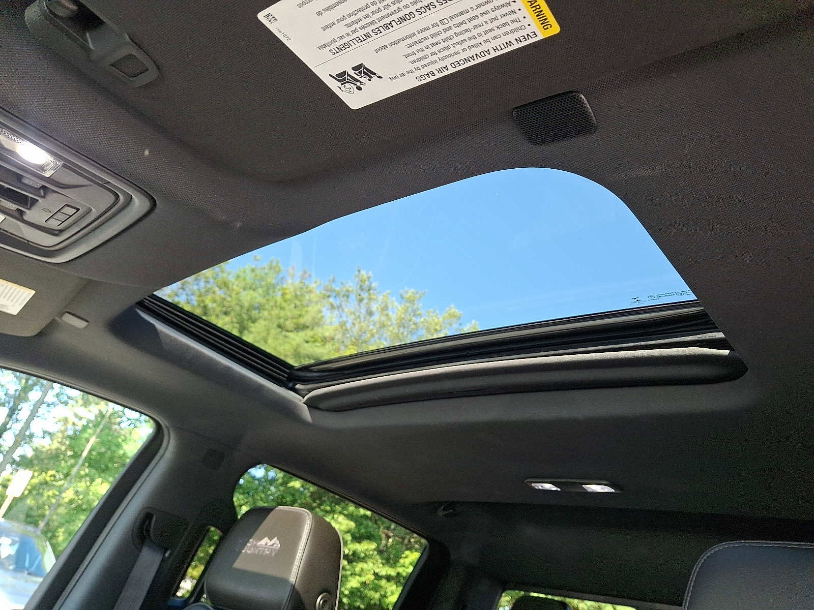 Used 2019 Chevrolet Silverado 1500 High Country image 11