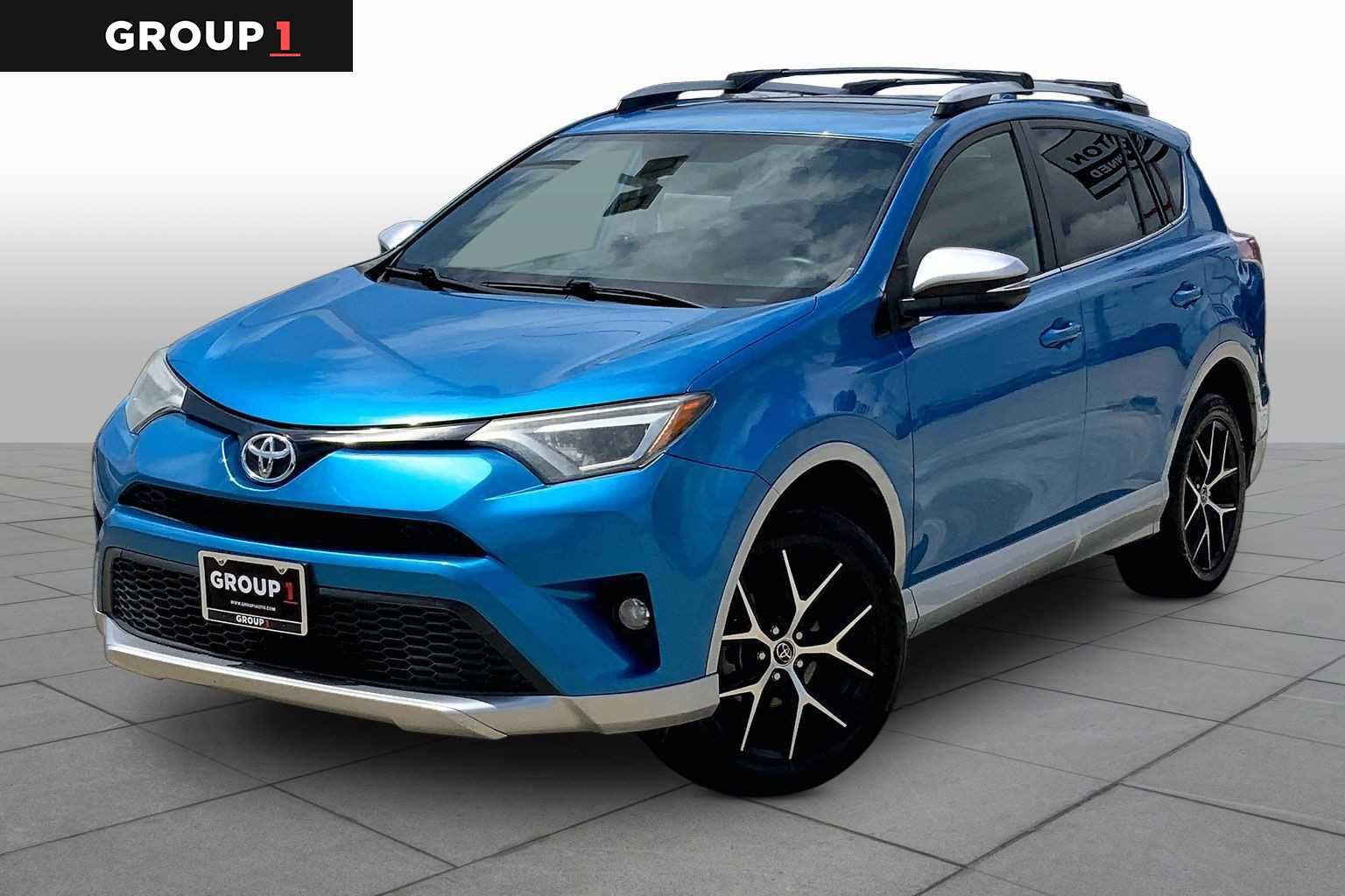 Used 2016 Toyota RAV4 SE image 1