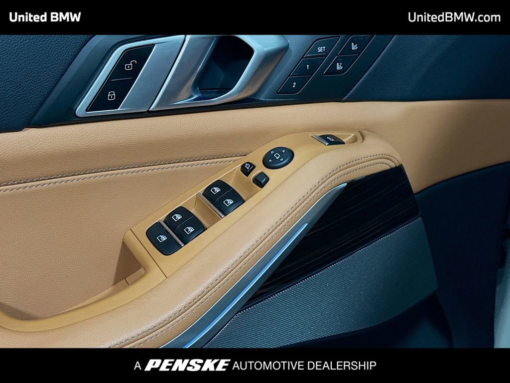 Used 2021 BMW X5 xDrive45e w/ Premium Package image 3