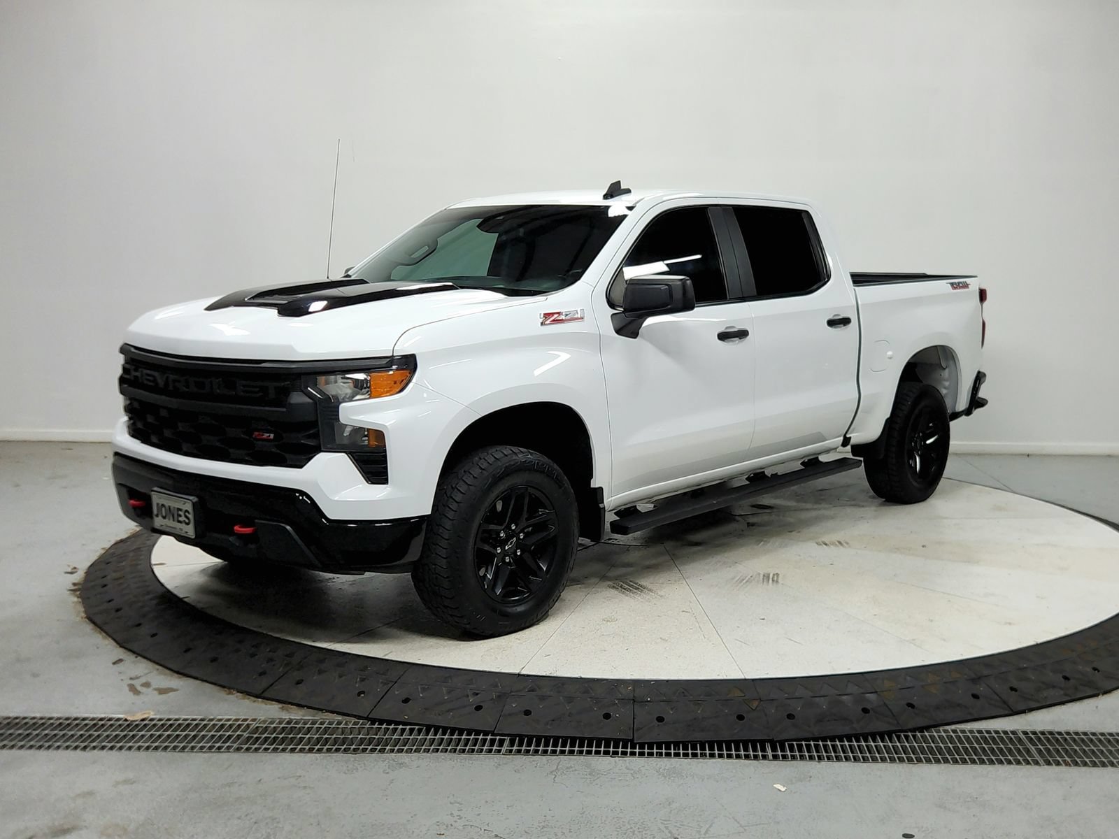 Used 2022 Chevrolet Silverado 1500 Custom Trail Boss AWD/4WD image 4