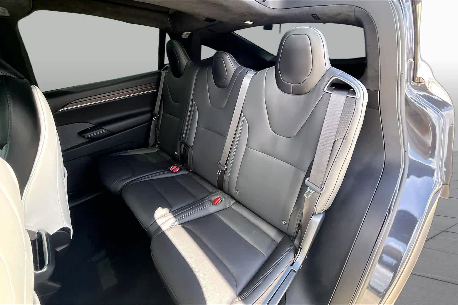 Used 2024 Tesla Model X AWD/4WD image 17