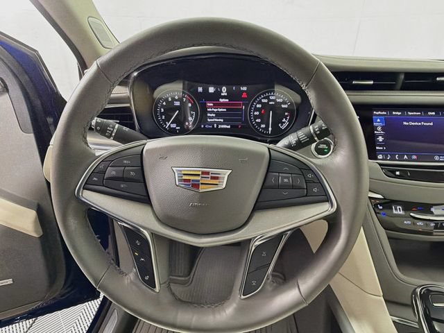 Used 2023 Cadillac XT5 Premium Luxury w/ Technology Package AWD/4WD image 16