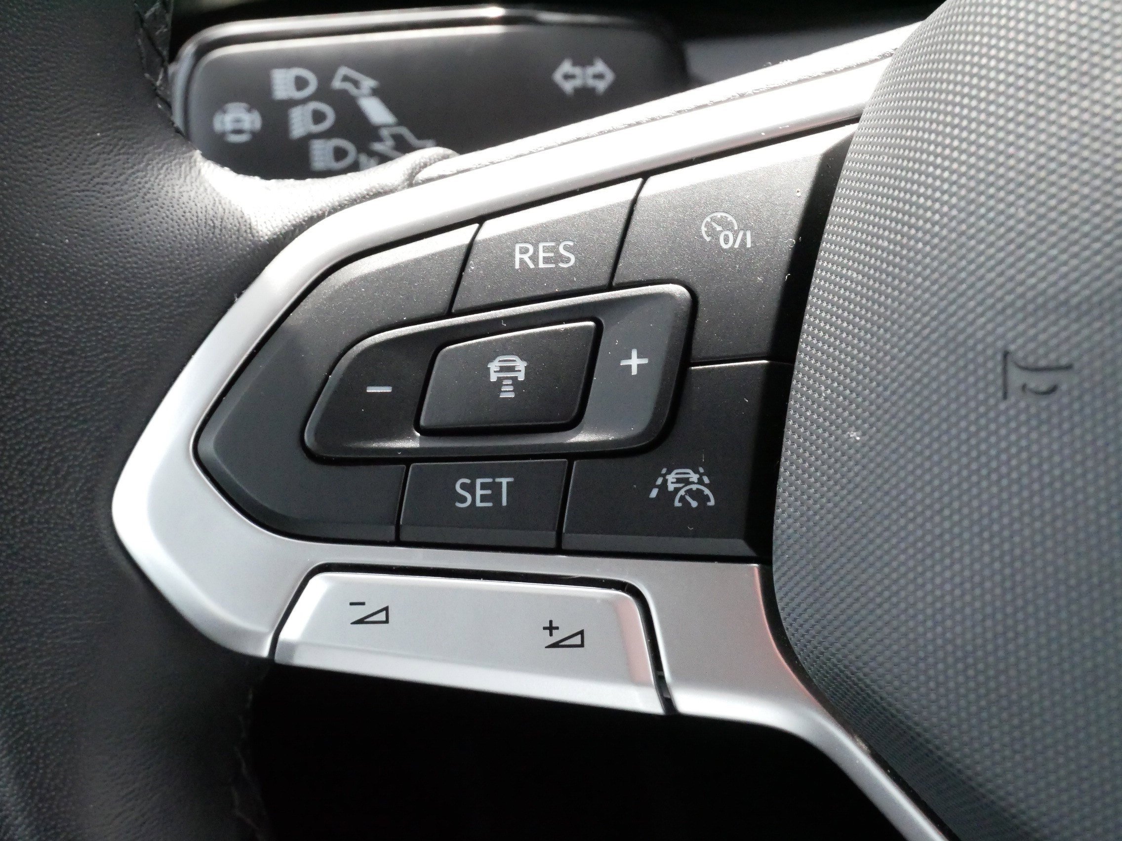 Certified 2025 Volkswagen Jetta S image 25