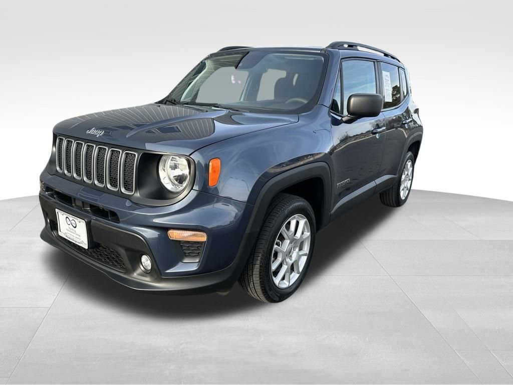 Used 2022 Jeep Renegade Latitude image 3