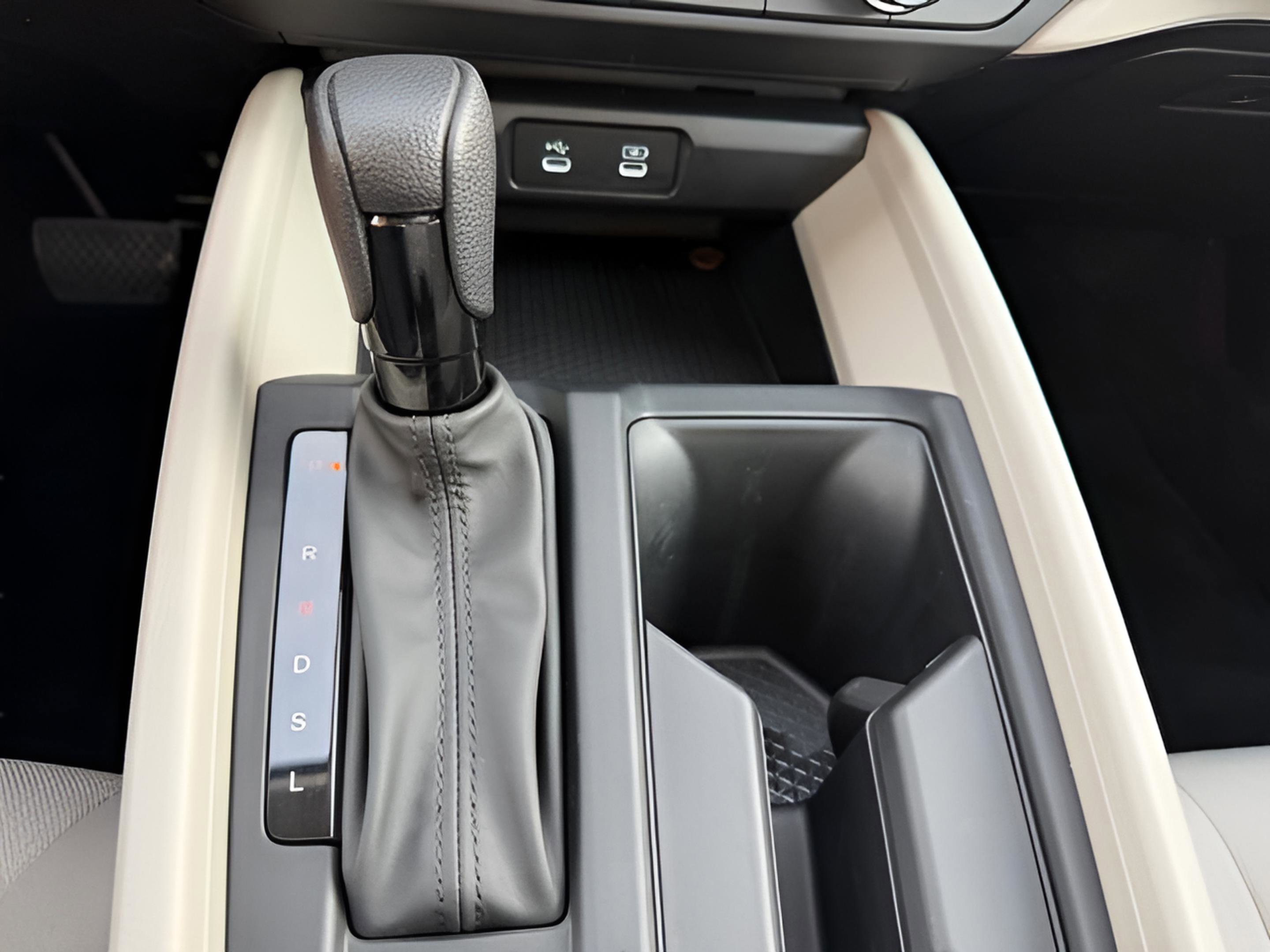 Certified 2025 Honda Accord SE image 18