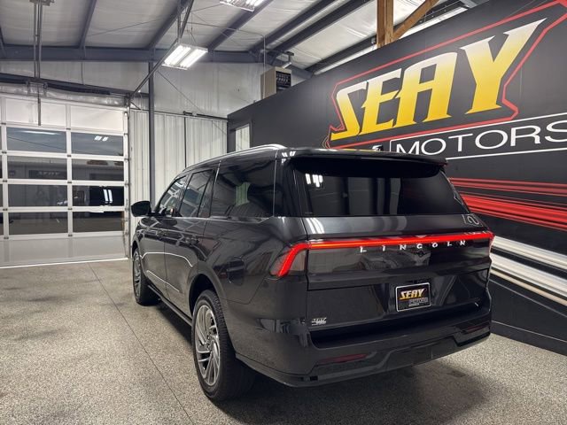Used 2025 Lincoln Navigator Reserve AWD/4WD image 21