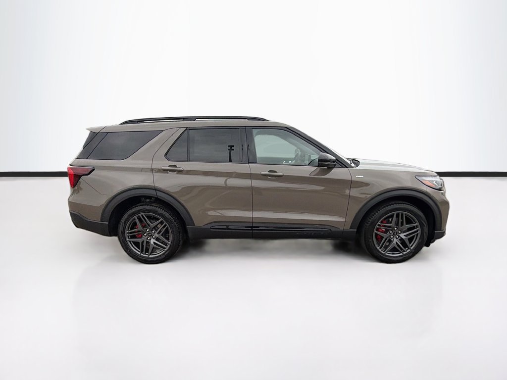 New 2026 Ford Explorer ST-Line w/ ST-Line Street Pack AWD/4WD image 4