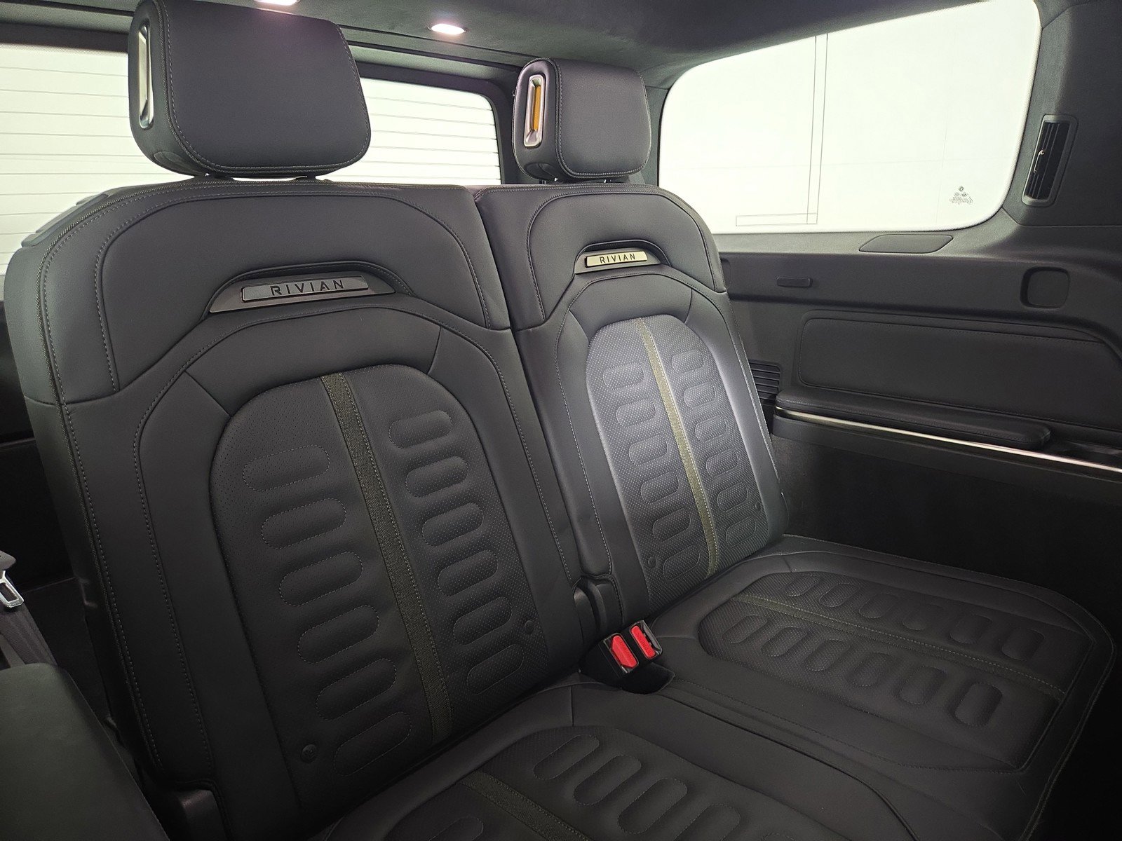 Used 2023 Rivian R1S Adventure AWD/4WD image 25