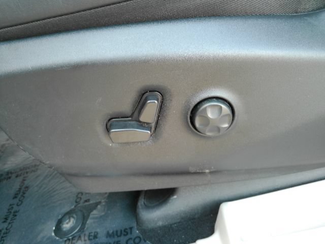 Used 2023 Chrysler Pacifica Limited FWD image 17
