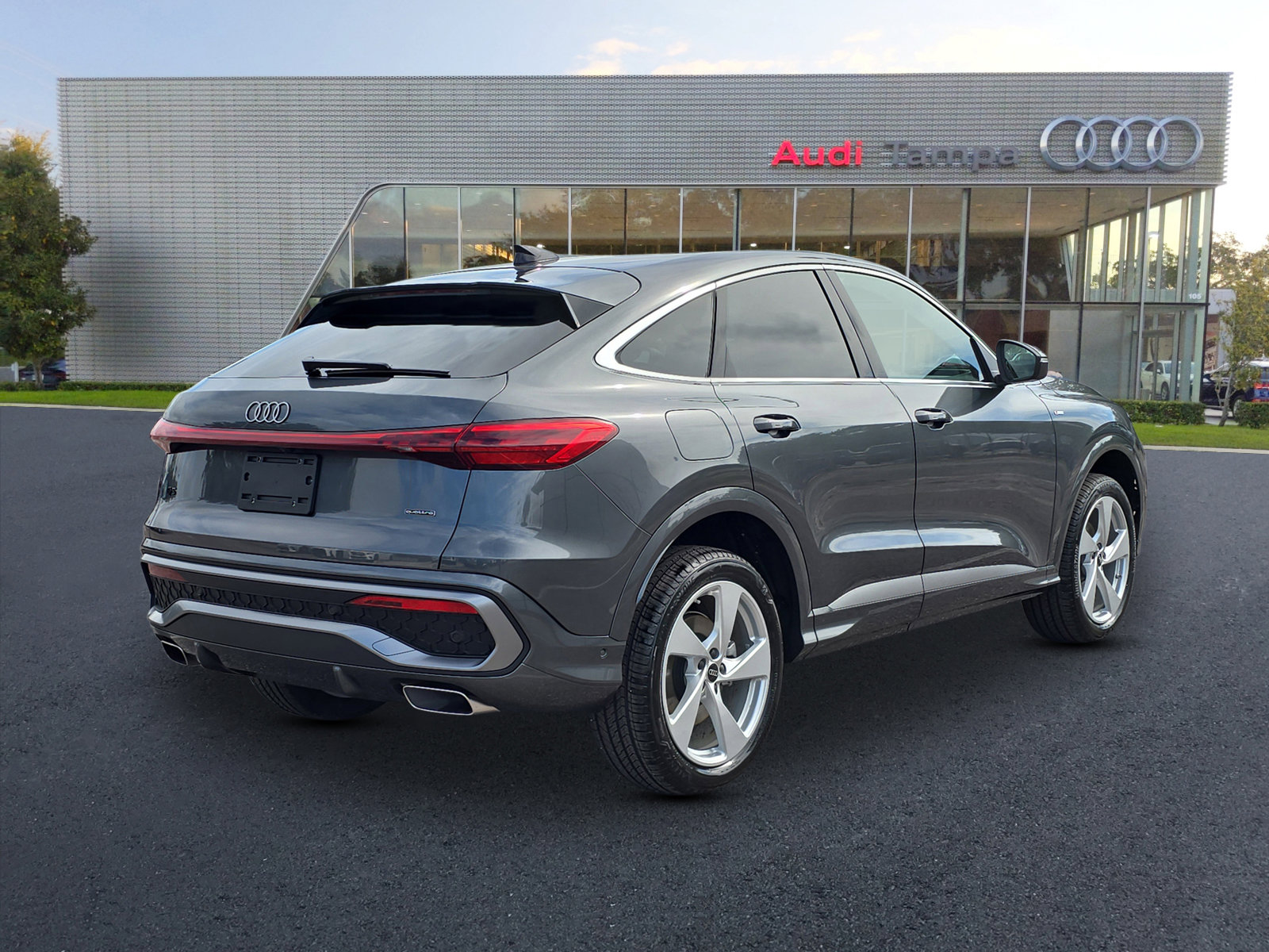 New 2025 Audi Q5 Premium Plus image 4