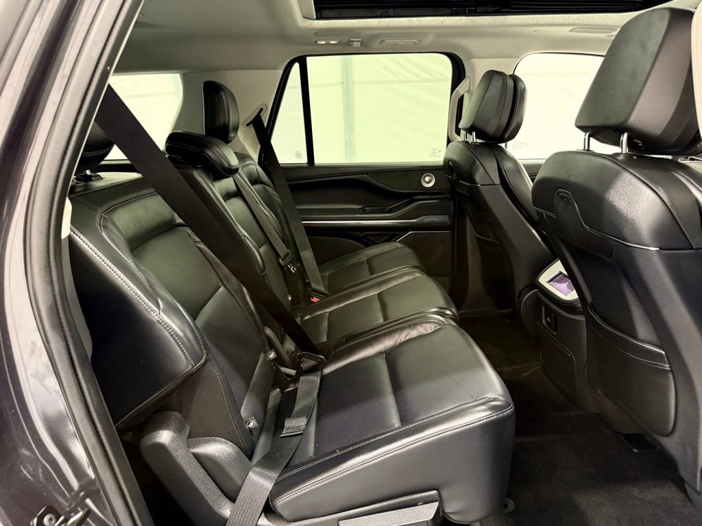 Used 2025 Lincoln Navigator L Reserve image 29