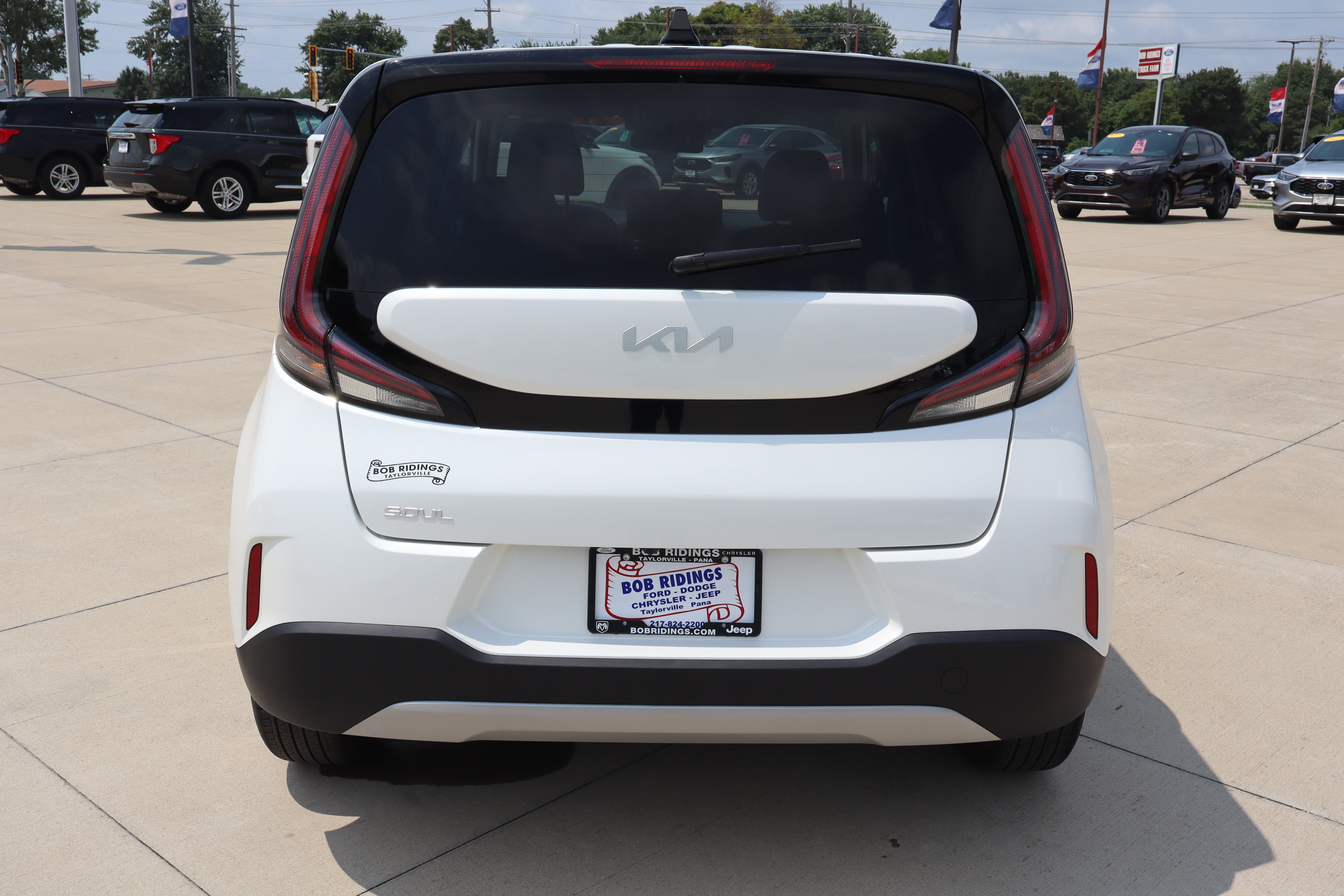 Used 2025 Kia Soul LX w/ LX Technology Package FWD image 6