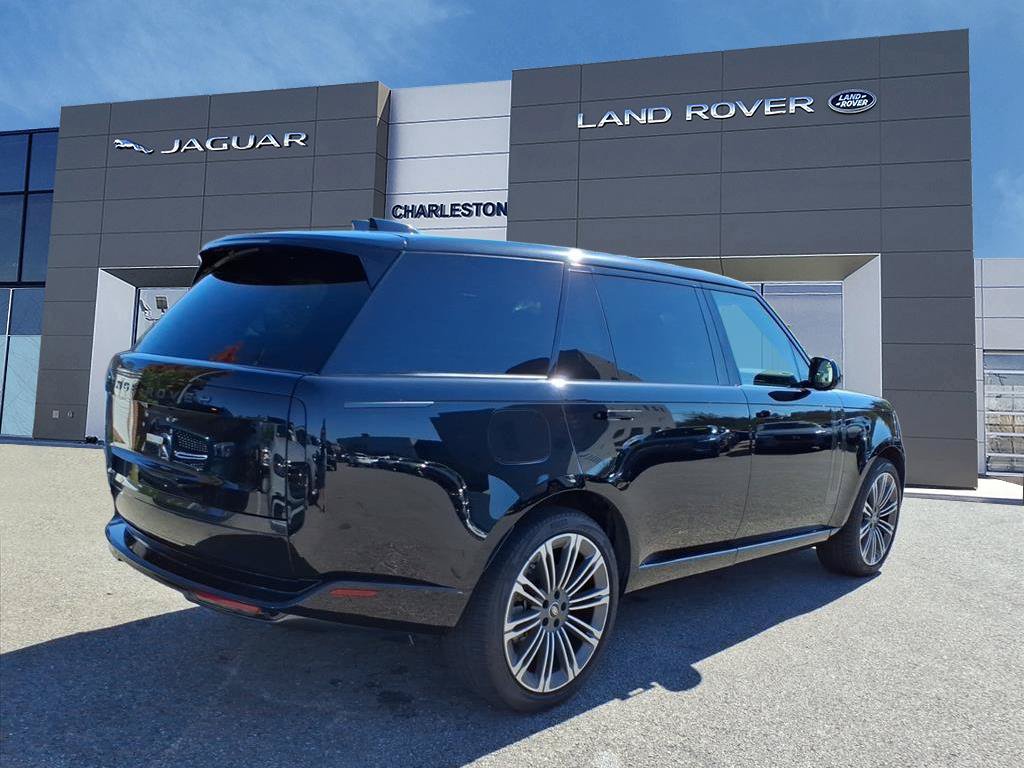 Used 2024 Land Rover Range Rover Long Wheelbase SE AWD/4WD image 5