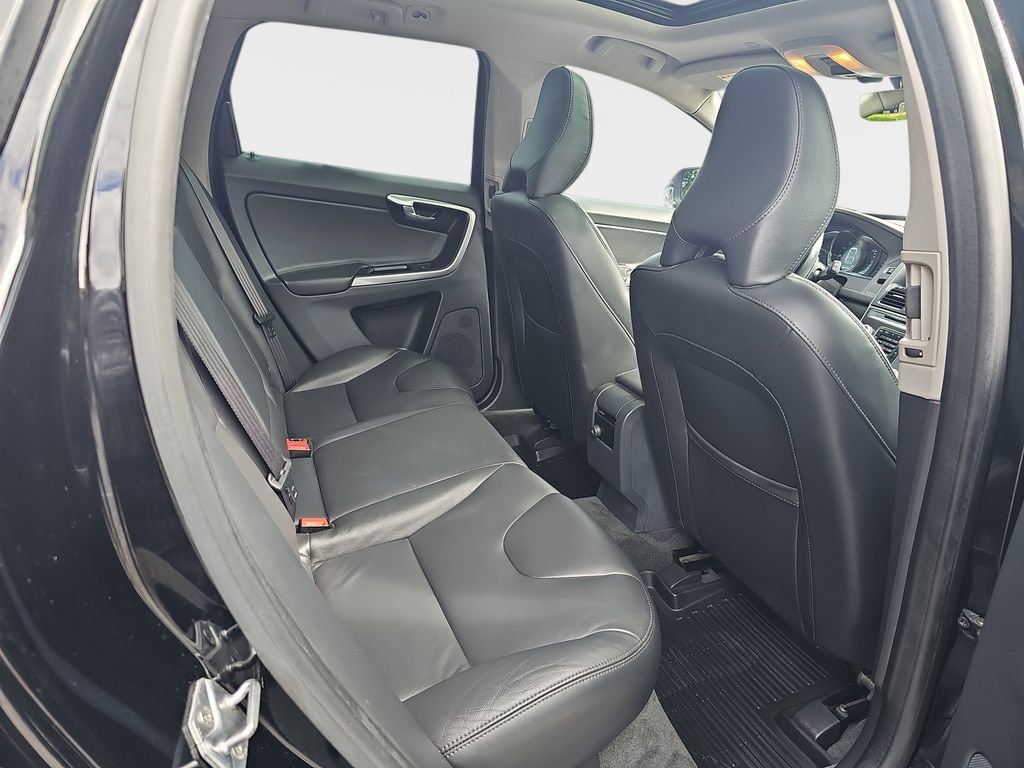 Used 2015 Volvo XC60 T6 AWD/4WD image 14