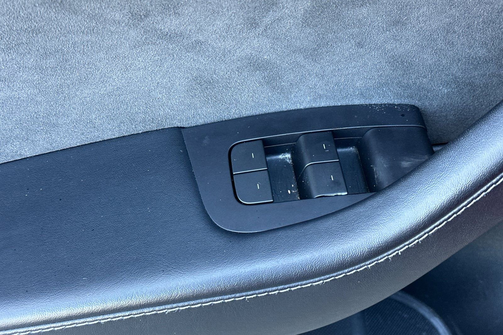 Used 2021 Tesla Model 3 Performance image 12