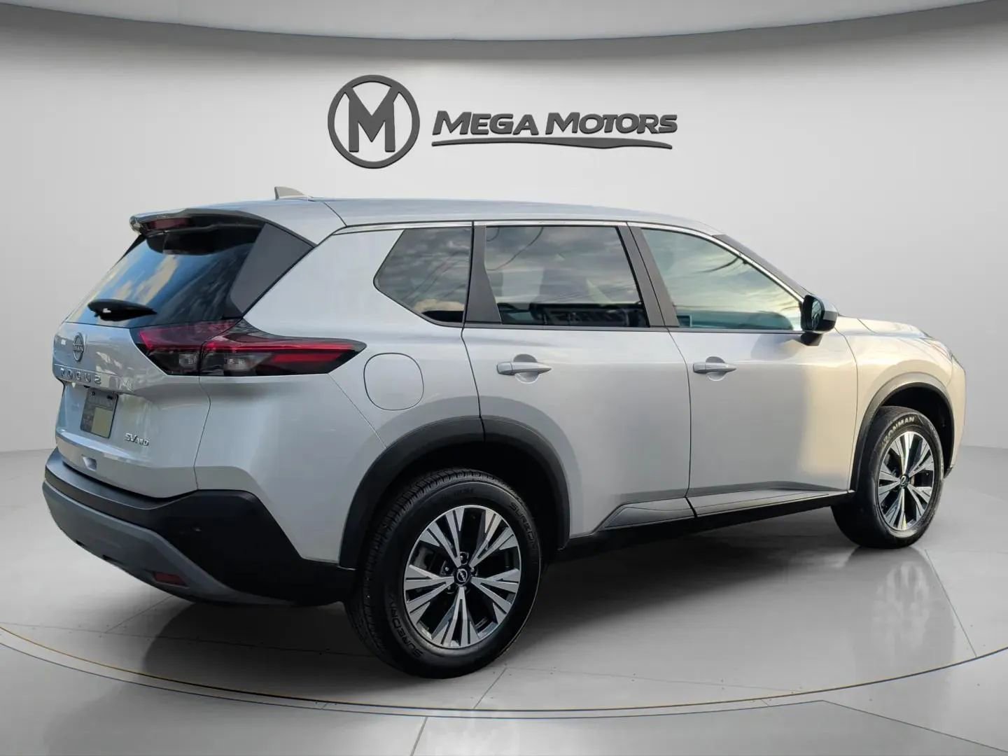 Used 2023 Nissan Rogue SV image 8