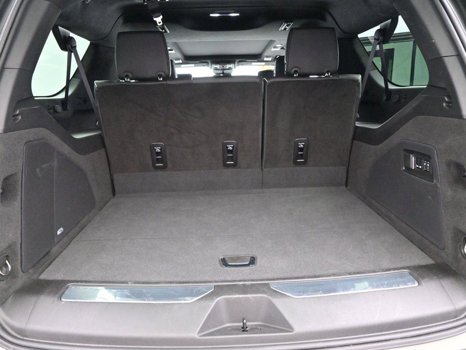 Certified 2024 Cadillac Escalade ESV Premium Luxury Platinum w/ Heavy-Duty Trailer Package image 10