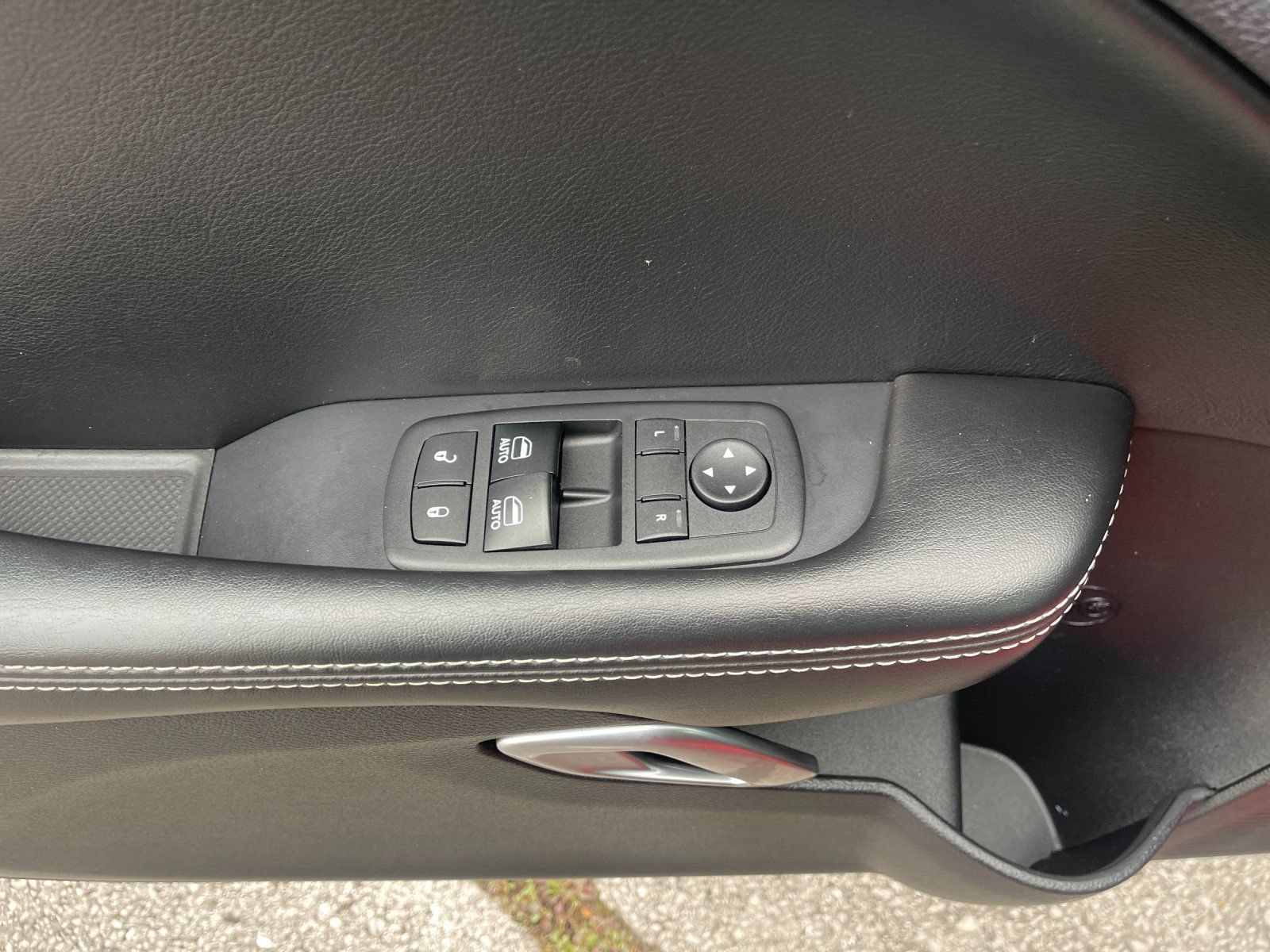 Used 2017 Dodge Challenger SRT w/ Technology Group RWD image 13