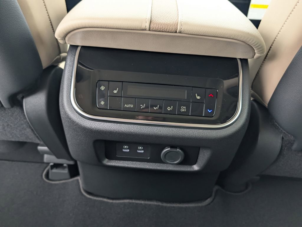 New 2026 Nissan Armada Platinum image 20