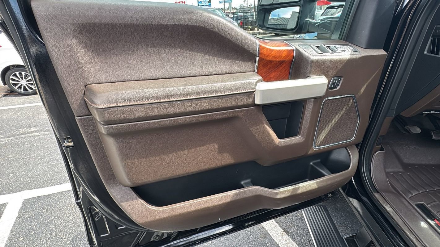 Used 2021 Ford F250 King Ranch w/ King Ranch Ultimate Package AWD/4WD image 13