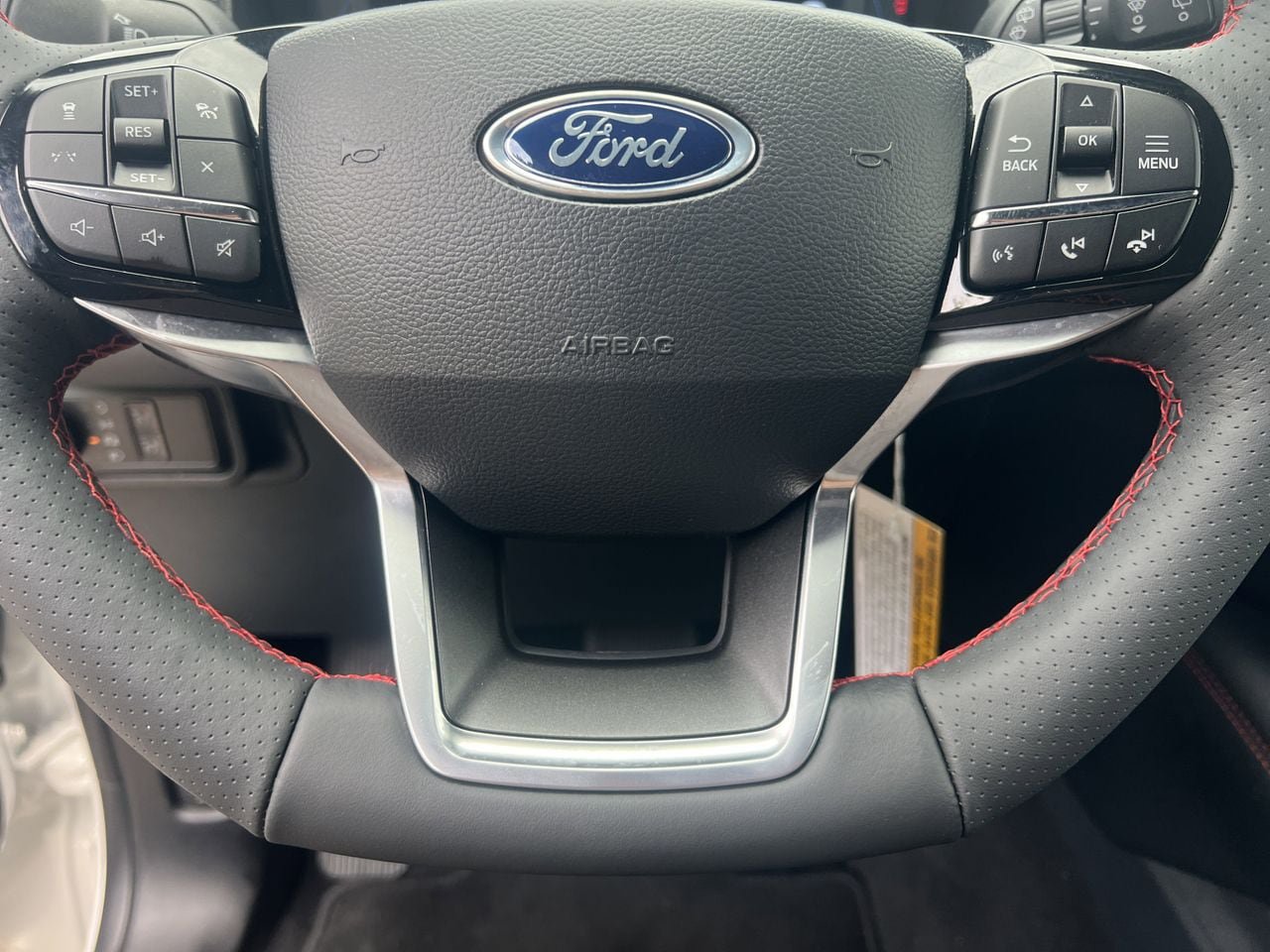 New 2026 Ford Explorer ST-Line w/ ST-Line Street Pack AWD/4WD image 9