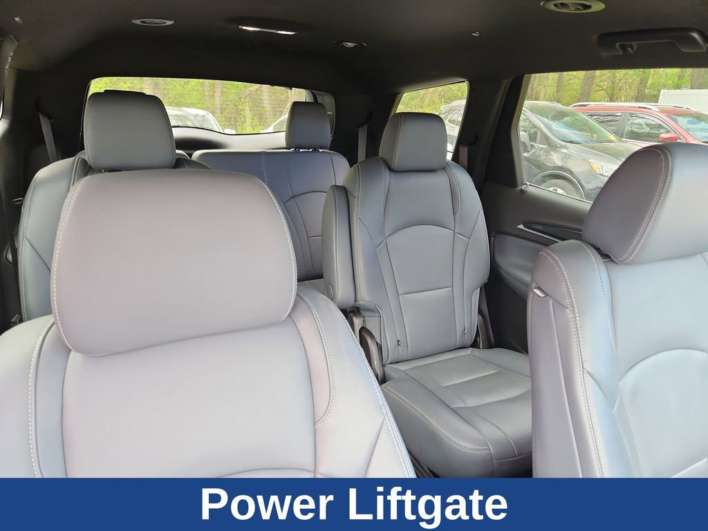 Used 2024 Buick Enclave Premium image 11