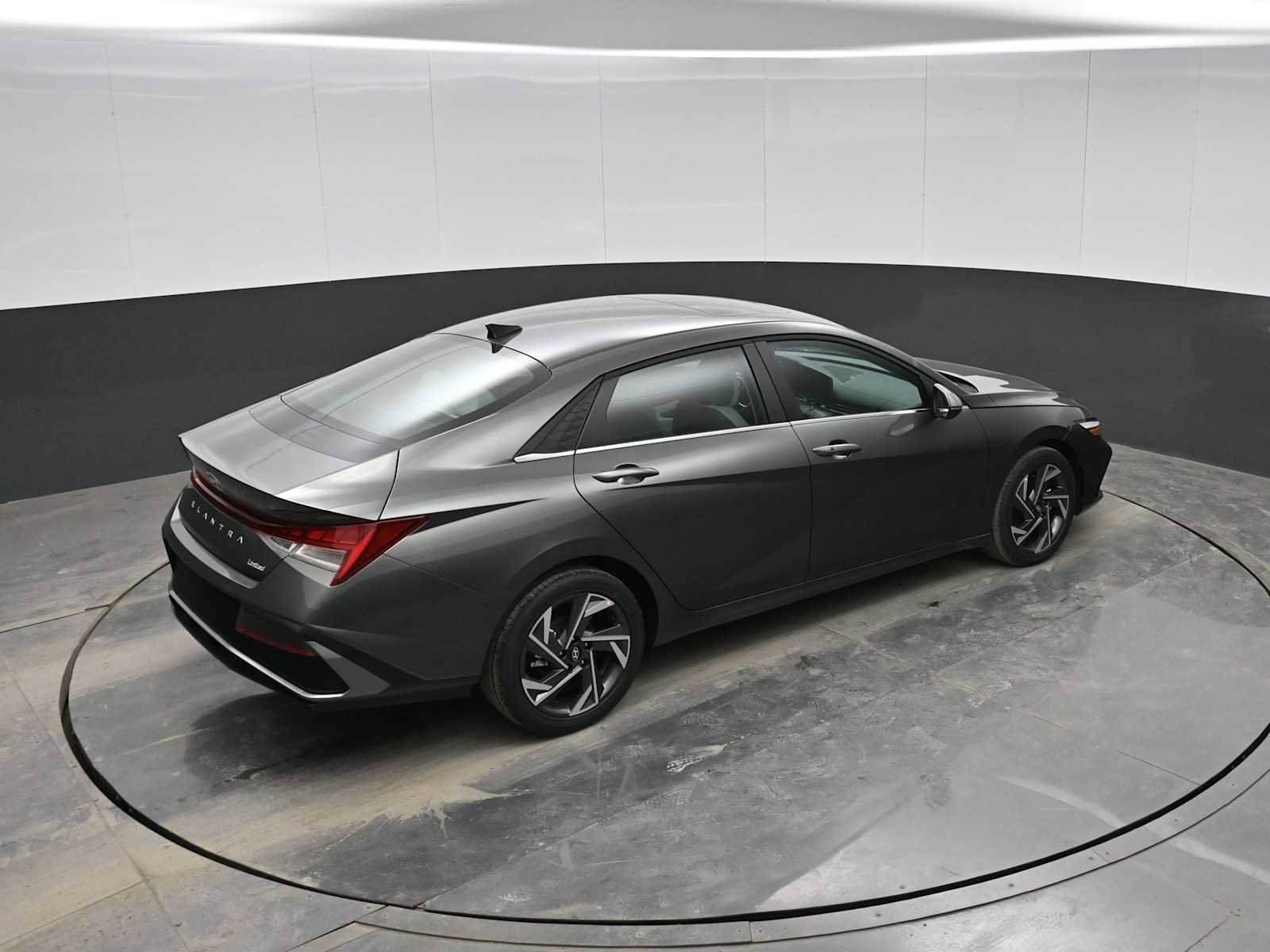 New 2026 Hyundai Elantra Limited image 29
