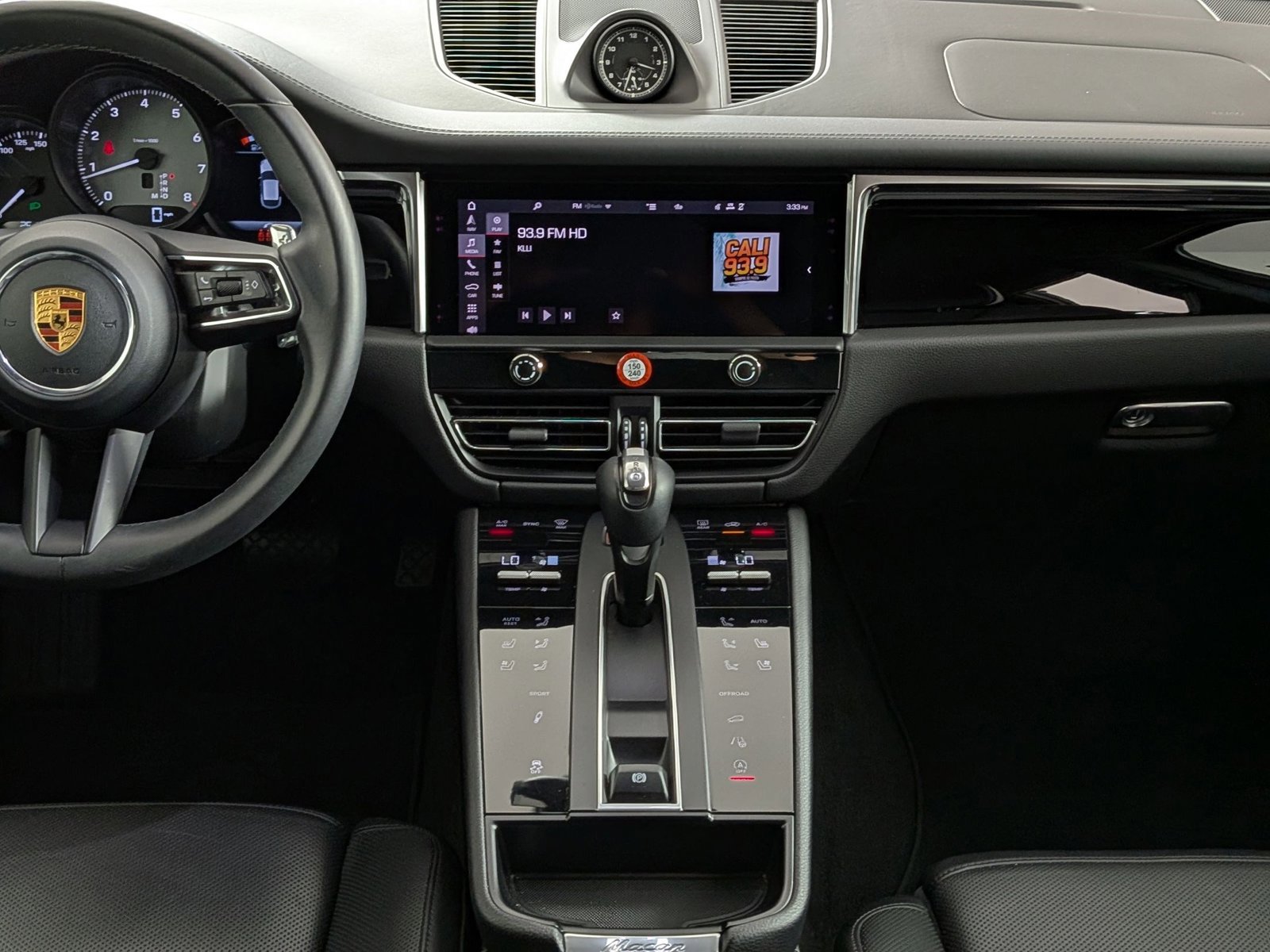 Certified 2022 Porsche Macan S AWD/4WD image 20