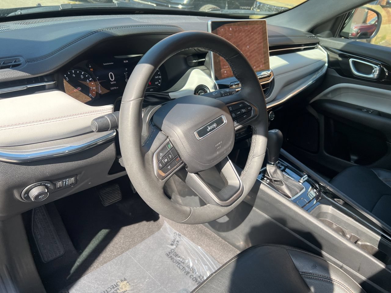 Used 2023 Jeep Compass Limited AWD/4WD image 17