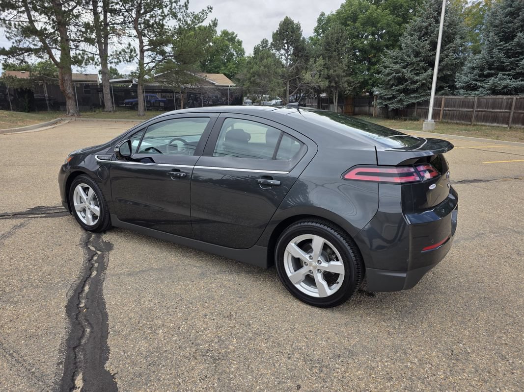 Used 2014 Chevrolet Volt w/ Enhanced Safety Package 1 FWD image 3
