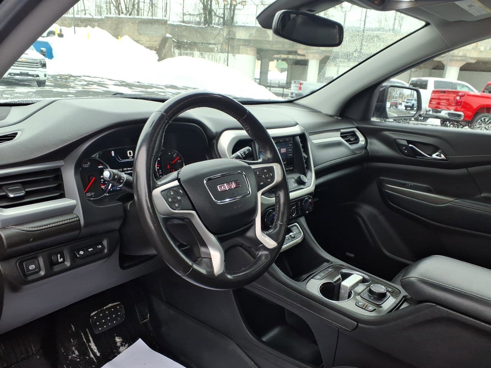 Used 2020 GMC Acadia SLT w/ Driver Alert Package II image 10