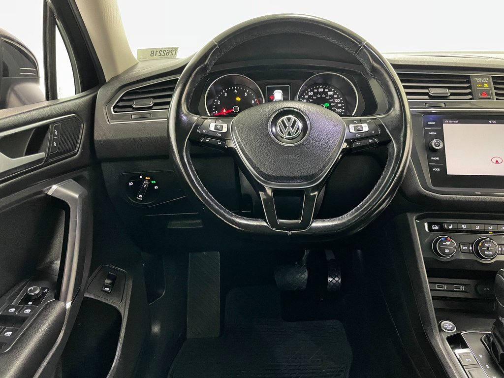 Used 2018 Volkswagen Tiguan SEL image 19