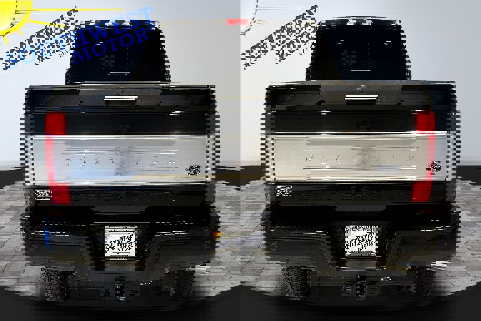 Used 2019 Ford F250 Platinum w/ Platinum Ultimate Package image 5