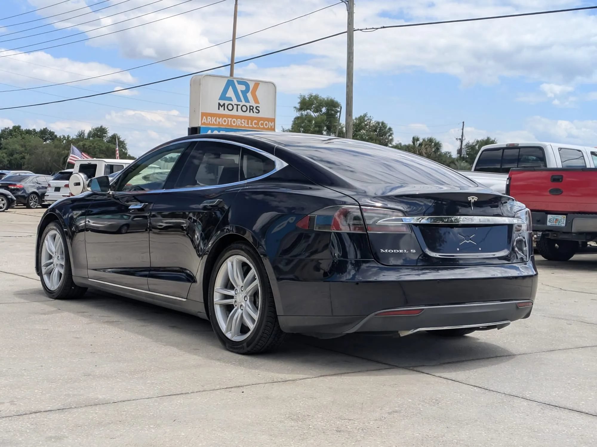 Used 2014 Tesla Model S P85 RWD image 2