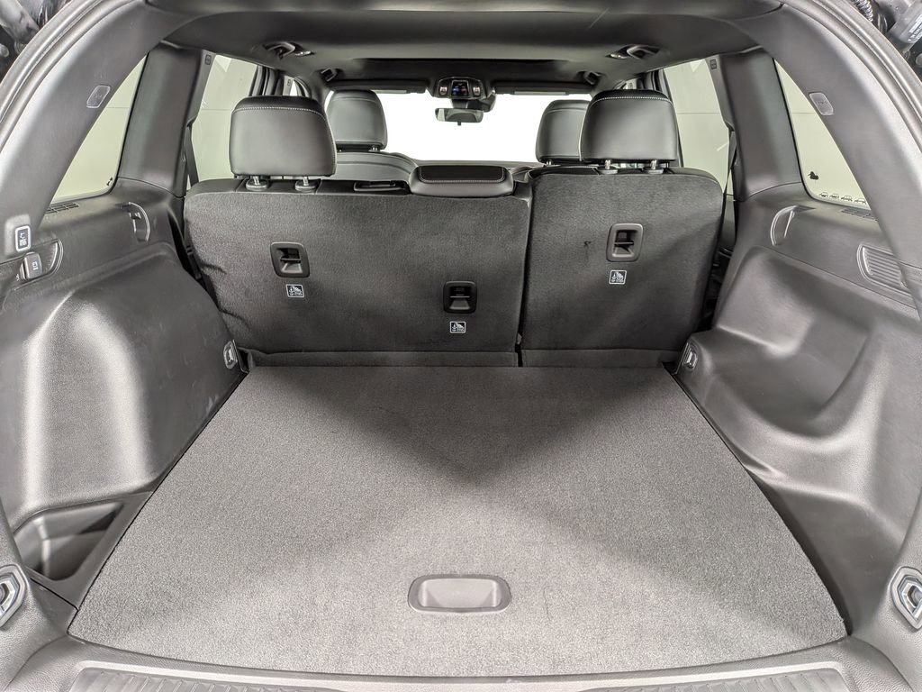 New 2025 Jeep Grand Cherokee Altitude image 11