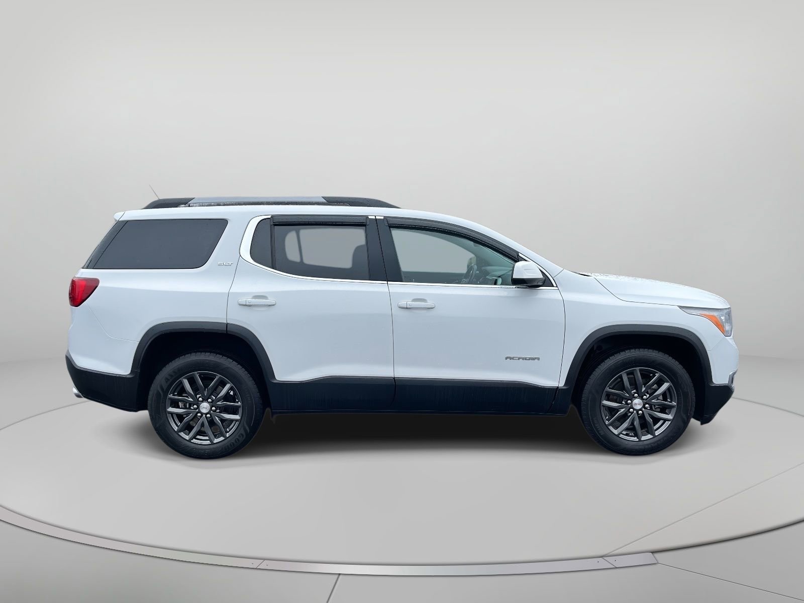 Used 2019 GMC Acadia SLT image 2