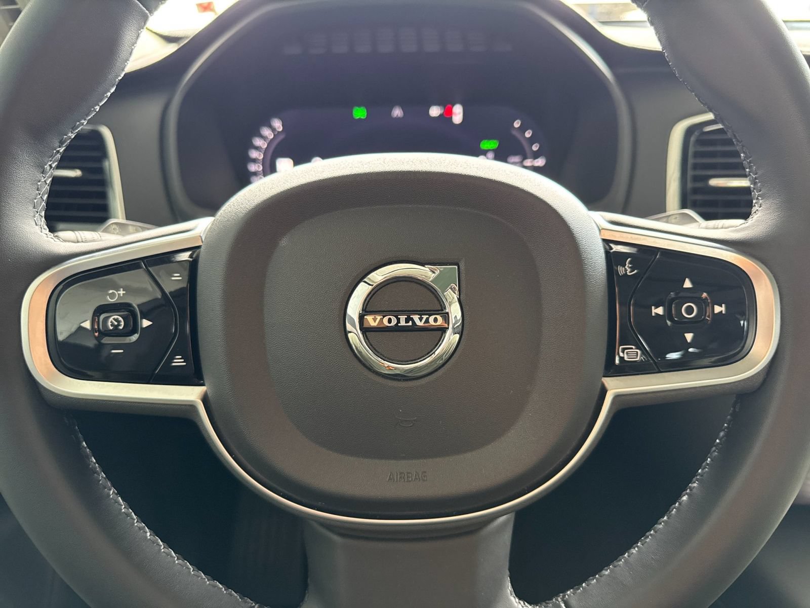 Certified 2024 Volvo XC90 T8 Ultimate w/ Lounge Package AWD/4WD image 29