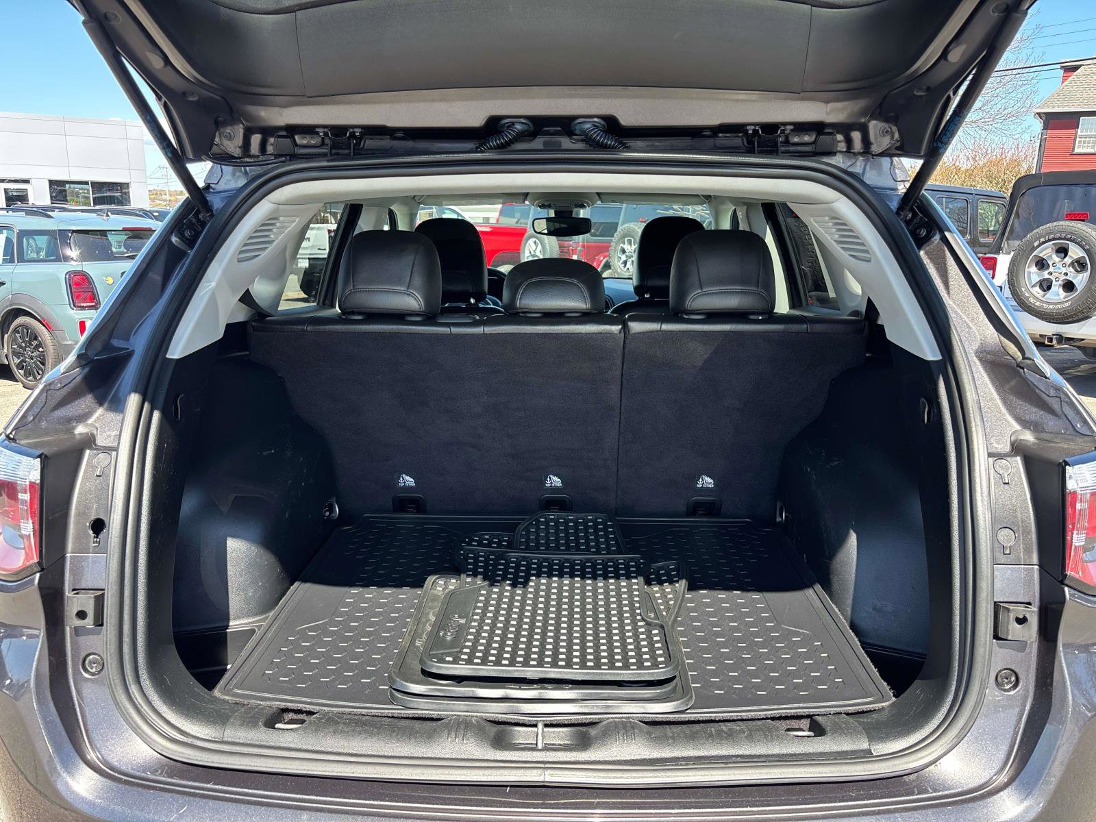 Used 2020 Jeep Compass Latitude w/ Cold Weather Group AWD/4WD image 12