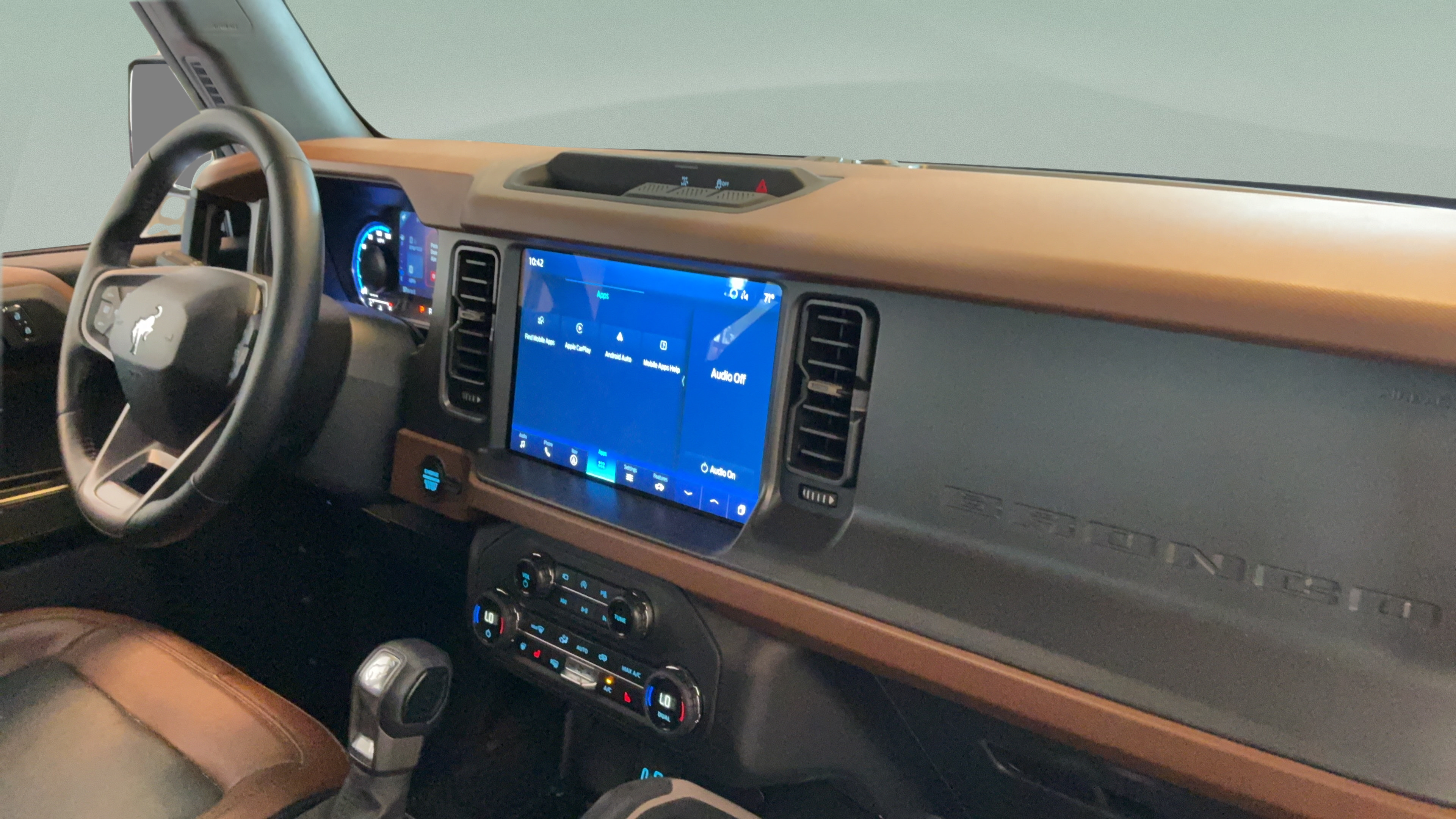 Used 2024 Ford Bronco Outer Banks AWD/4WD image 40